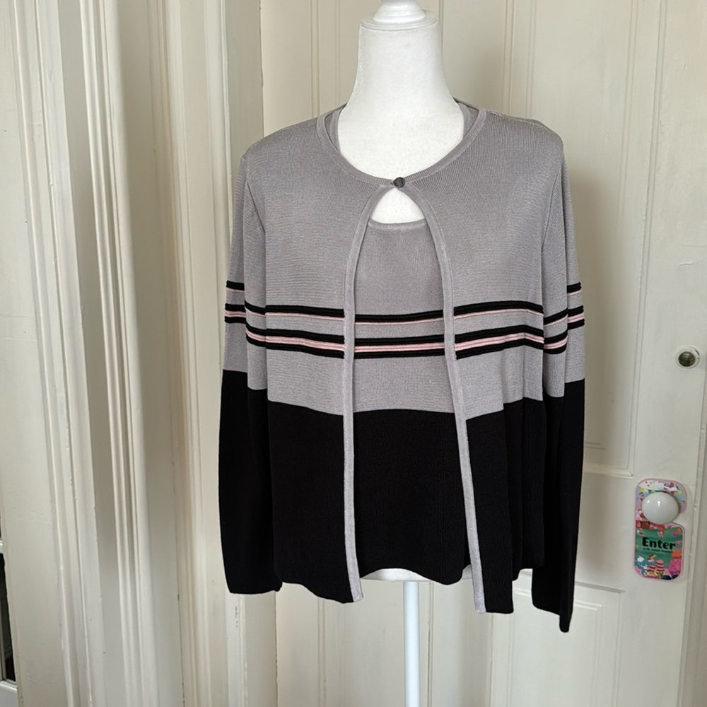 Embassy Row sportswear, heavy knit cardigan with matching sleeveless shell sizeL